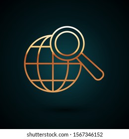 Gold line Magnifying glass with globe icon isolated on dark blue background. Analyzing the world. Global search sign.  Vector Illustration
