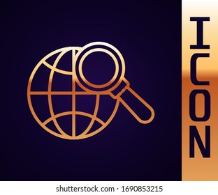 Gold line Magnifying glass with globe icon isolated on black background. Analyzing the world. Global search sign.  Vector Illustration