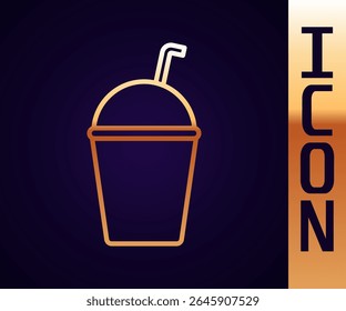 Linha dourada Ícone Milkshake isolado no fundo preto. Copo de plástico com tampa e palha.  Ilustração de vetor