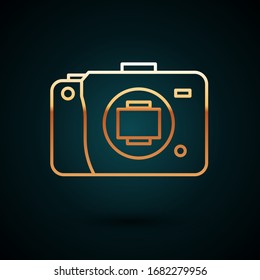 Icono de cámara sin espejo de la línea dorada aislado en fondo azul oscuro. Icono de cámara fotográfica. Ilustración vectorial