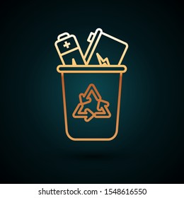 Gold line Recycle bin with recycle symbol icon isolated on dark blue background. Trash can icon. Garbage bin sign. Recycle basket sign.  Vector Illustration