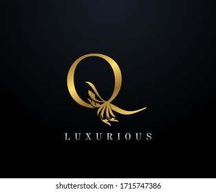 Gold Luxury letter Q Floral logo. Vintage drawn emblem for book design, greeting card, brand name, business card, Restaurant, Boutique, Hotel. 