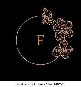 Planta de marco redondo dorado Flor Orquídea y concepto de monograma con la letra F en un estilo lineal mínimo. Logo floral vectorial con espacio para texto. Emblema para cosméticos, medicamentos, comida, moda