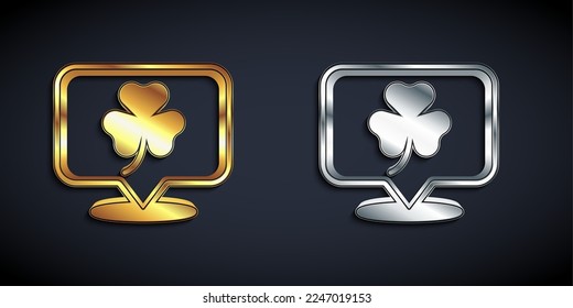 Gold und Silber Treilleblattsymbol, einzeln auf schwarzem Hintergrund. Alles Gute zum Saint Patricks Tag. Nationaler Urlaub in Irland. Lange Schattenstil. Vektorgrafik