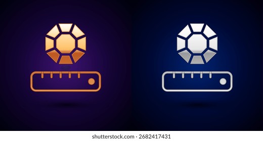 Icono de piedra preciosa de oro y plata aislado sobre fondo negro. Símbolo de joyería. Diamante.  Vector