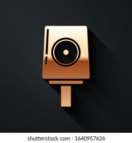 Gold Spray can nozzle cap icon isolated on black background. Long shadow style. Vector Illustration
