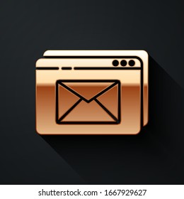 Sitio web Gold y sobre, nuevo mensaje, icono de correo aislado en fondo negro. Uso para boletines de correo electrónico, encabezados, entradas de blog. Estilo de sombra largo. Ilustración vectorial