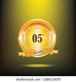 Golden 5 years anniversary celebration emblem. - Illustration