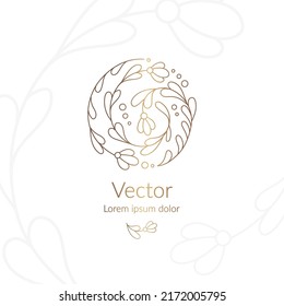 Emblema dorado con flor en forma de círculo. Se puede usar para la joyería, la belleza y la industria de la moda. Ideal para logotipo, monograma, invitación, volante, menú, fondo o cualquier idea deseada.