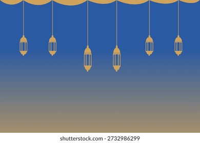Linternas islámicas doradas suspendidas de cuerdas, cielo degradado de azul a beige. Decoración festiva de Ramadán.