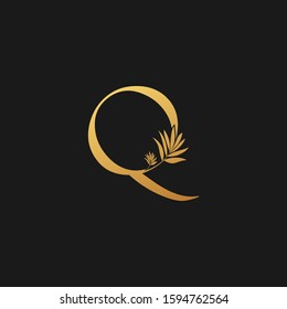 Golden Letter Q Classic Vintage  Logo Icon. Vintage  design concept classic vector nature leaves  with letter logo icon gold color.