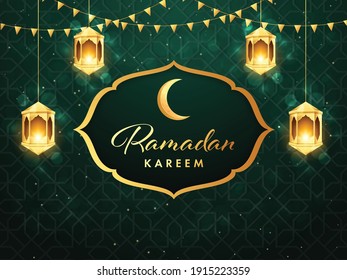 La Fuente Golden Ramadan Kareem Con Luna Crescent, Faroles Iluminados Colgados Y Banderas De Bunting On Green Lights Efectúan El Fondo Del Patrón Islámico.