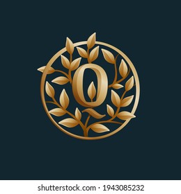 Golden tree Q letter logo. Vintage circle vector emblem. Premium typeface for real estate layout, luxury card, elegant presentation, glamour label, fashion posters, boutique icon, etc.