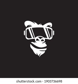 gorilla head vector logo, Vector illustration, ferocious gorilla head