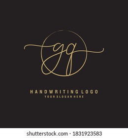 GQ Modelo de logotipo de escritura a mano inicial vector
