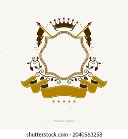 Emblema gráfico compuesto con majestuosa corona y banderas. Logotipo decorativo del escudo heráldico de armas ilustración vectorial aislada