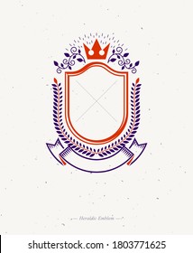 Emblema gráfico creado con la antigua corona y la corona laurel. Elemento de diseño vectorial heráldico decorado con cinta. Etiqueta de estilo retro, logotipo heráldico.