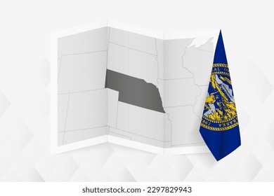 Eine Graustufenkarte von Nebraska mit einer hängenden Nebraska-Flagge auf einer Seite. Vektorplan für viele Neuigkeiten. Vektorgrafik.