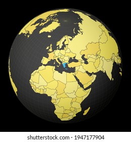Grecia en el oscuro globo con mapa del mundo amarillo. País resaltado con color azul. La proyección mundial por satélite se centró en Grecia. Magnífica ilustración vectorial.