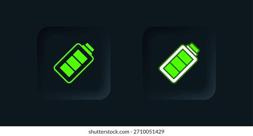 Grünes Symbol für Akkuladestand einzeln auf schwarzem Hintergrund. Schwarzer quadratischer Knopf. Vektorgrafik