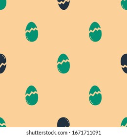 Icono de huevo roto verde y negro aislado sin fisuras en fondo beige. Feliz Pascua.  Ilustración vectorial