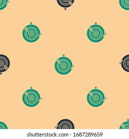 Green and black Classic dart board and arrow icon isolated seamless pattern on beige background. Dartboard sign. Game concept.  Vector Illustration