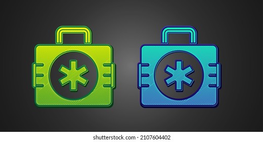 Icono de kit de primeros auxilios verde y azul aislado en fondo negro. Caja médica con cruz. Equipo médico de emergencia. Concepto de salud.  Vector