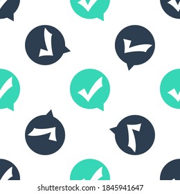 Marca de verificación verde en el icono de círculo aislado patrón transparente en el fondo blanco. Signo del botón de opción. Símbolo de marca de verificación. Icono de burbuja de voz. Vector.
