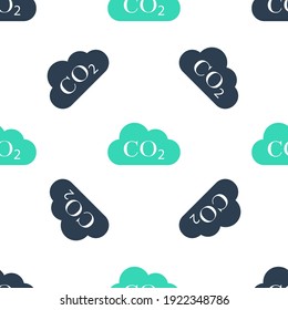 Green CO2 emissions in cloud icon isolated seamless pattern on white background. Carbon dioxide formula symbol, smog pollution concept, environment, combustion products. Vector.
