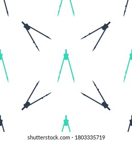 Icono de brújula de dibujo verde aislado patrón transparente sobre fondo blanco. Signo de brújula. Herramientas educativas y de dibujo. Instrumento geométrico. Señal de educación. Vector.