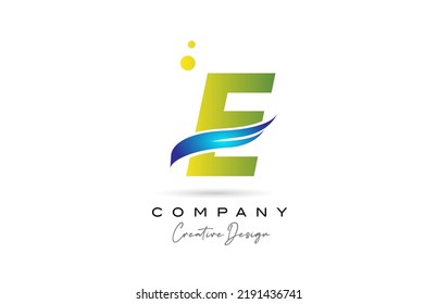 icono del logo de la letra verde E con swoosh. Plantilla creativa para empresas y empresas