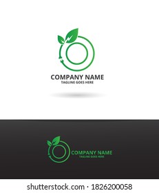 Green eco letters O Logo Symbol Vorlage. Vektorgrafik von Illustrationen. Das Design lässt bei der Gestaltung des Logos im Anfangsbuchstaben Energie aus. Perfekt für Unternehmen, Technik, Erstausstattung.