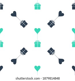 Grünes Geschenk mit Ballon in Form von Herz Symbol einzeln nahtlose Muster auf weißem Hintergrund. Valentinstag, Hochzeit, Geburtstagskarte. Vektorgrafik.