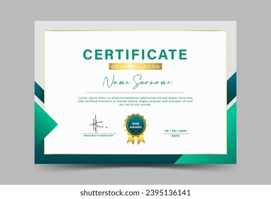 Plantilla de certificado de logro de efecto geométrico verde y dorado.Color suave. Ilustración del vector