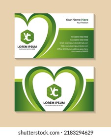 plantilla de tarjeta de visita de signo de vector de corazón de amor verde. Icono vectorial para la industria de la belleza, salón, spa, etiquetado de paquetes cosméticos, boutique. Plantilla de identidad corporativa. Femininidad, concepto de belleza