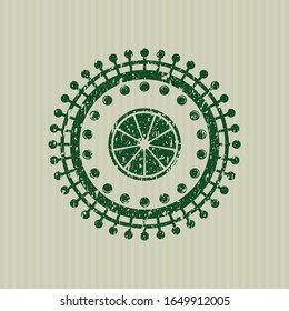 Icono de naranja verde dentro del sello de textura grunge de goma