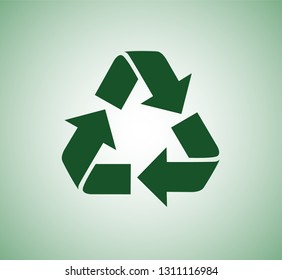 Green recycle icon. Vector icon.