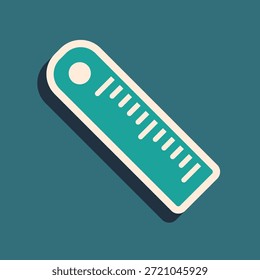 Icono de Regla verde aislado sobre fondo verde. Símbolo de borde recto. Estilo de sombra larga. Vector