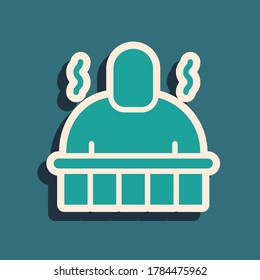Icono de procedimientos de Sauna Verde y spa aislado en un fondo verde. Relajación y cuidados corporales, aromaterapia y bienestar. Estilo de sombra larga. Vector
