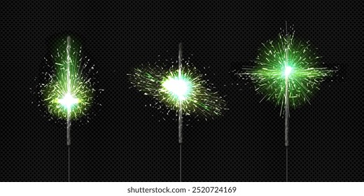 Conjunto de palos de bengala verde aislados sobre fondo transparente. Vector ilustración realista de luces de fuegos artificiales brillantes, año Nuevo, cumpleaños, fiesta de celebración de aniversario, brillo de festival mágico