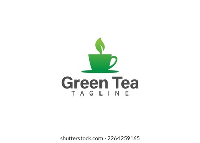 Diseño del logotipo de té verde o café verde vectorial con concepto de tazas y hojas, logotipo para bebida saludable