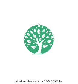 Grünes Baumlogo Abstraktes Design der Vektorillustration organischer Elemente. Ökologie Glückliches Leben Logotype Konzept Symbol.	