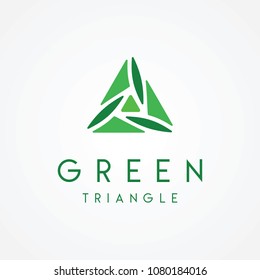 Plantilla de logotipo del triángulo verde del cannabis