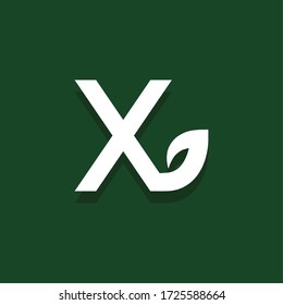 Letra verde hoja vectorial X. Diseño de la letra de las hojas X.