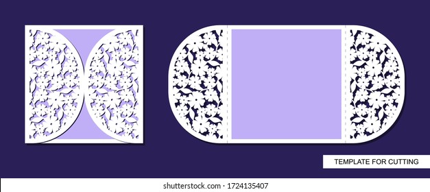 Grußkarte mit Blumenmuster und zwei halbkreisförmigen Toren. Einladung zu einer Hochzeit oder einer Feier mit offenen Blättern, Blumen und einem Ort für Text (Kopienraum).  Vektorgrafik.