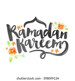 Tarjeta de saludo con texto elegante Ramadan Kareem y flores coloridas para la celebración del Mes Sagrado de la Comunidad Musulmana.