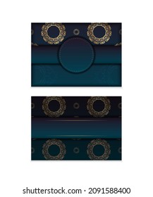 Plantilla de tarjeta de felicitación con color azul gradiente con ornamento dorado vintage preparado para imprimir.