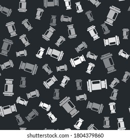 Grey Aeropress coffee method icon isolated seamless pattern on black background. Device for brewing coffee. Vector.