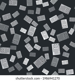 Icono de la ventana del navegador gris aislado patrón sin fisuras en fondo negro.  Vector