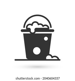Cubo gris con icono de espuma y burbujas aislado sobre fondo blanco. El concepto de servicio de limpieza.  Vector